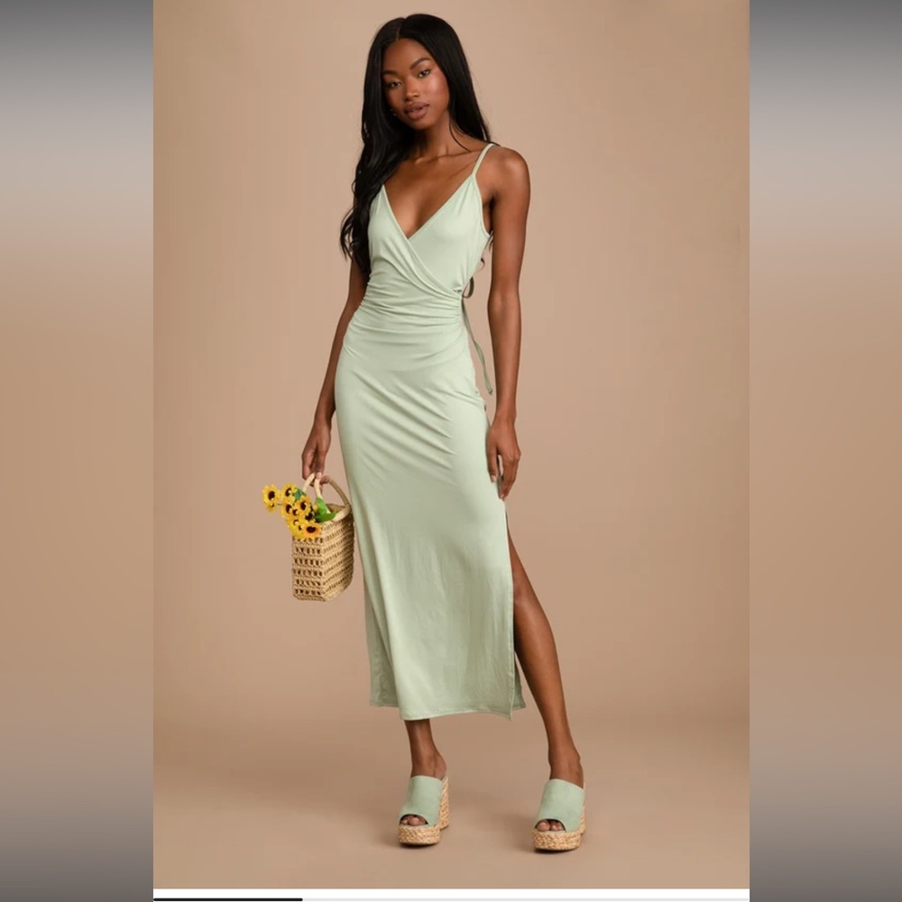 NWOT Lulu’s Free to Frolic Sage Green Surplice Backless Midi Dress